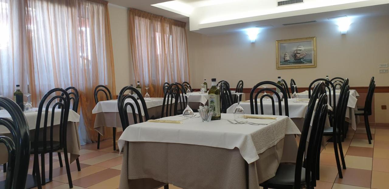 Albergo Ristorante Il Delfino Novare Extérieur photo