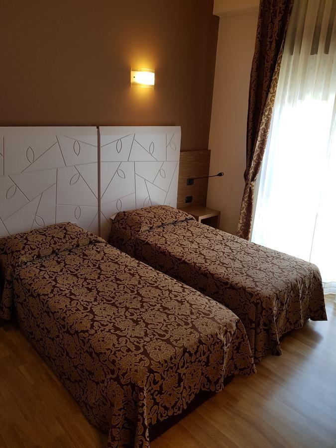 Albergo Ristorante Il Delfino Novare Extérieur photo