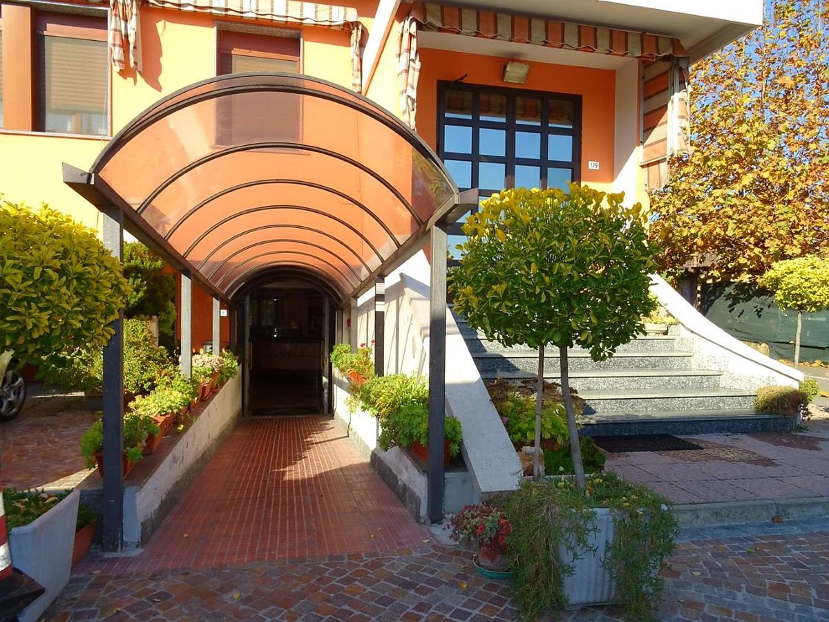 Albergo Ristorante Il Delfino Novare Extérieur photo