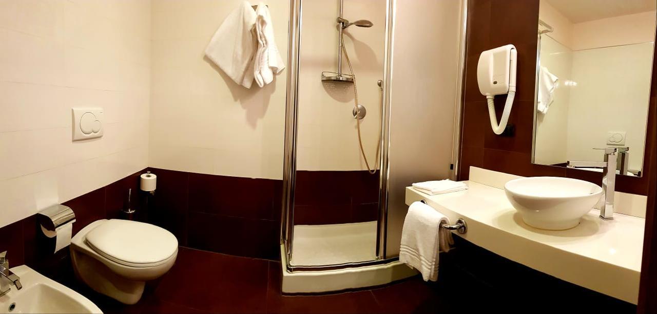 Albergo Ristorante Il Delfino Novare Extérieur photo