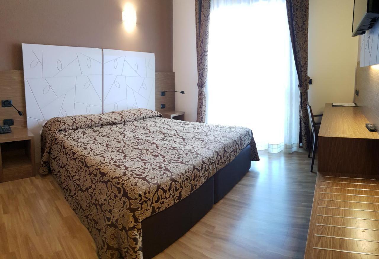 Albergo Ristorante Il Delfino Novare Extérieur photo