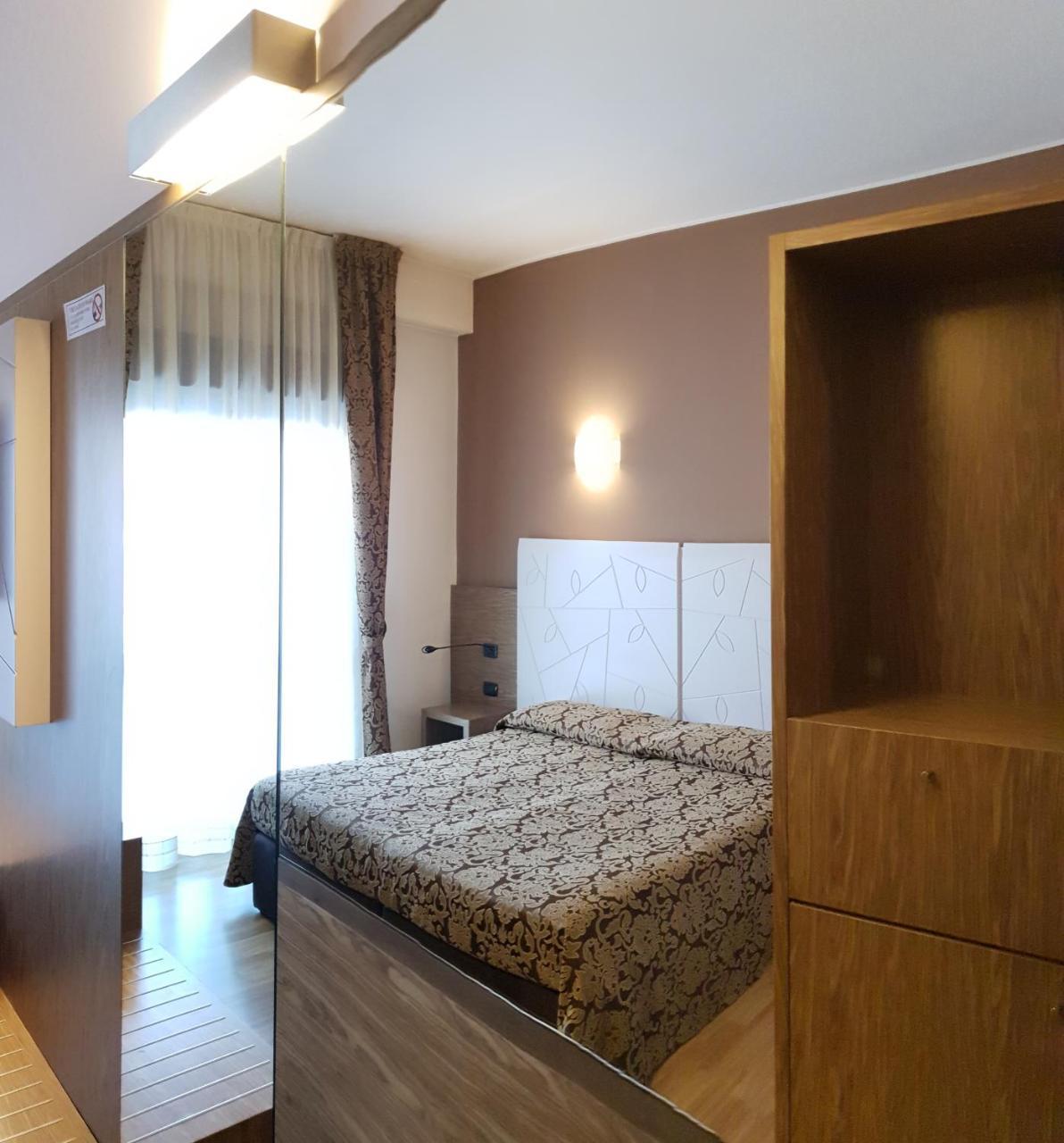 Albergo Ristorante Il Delfino Novare Extérieur photo
